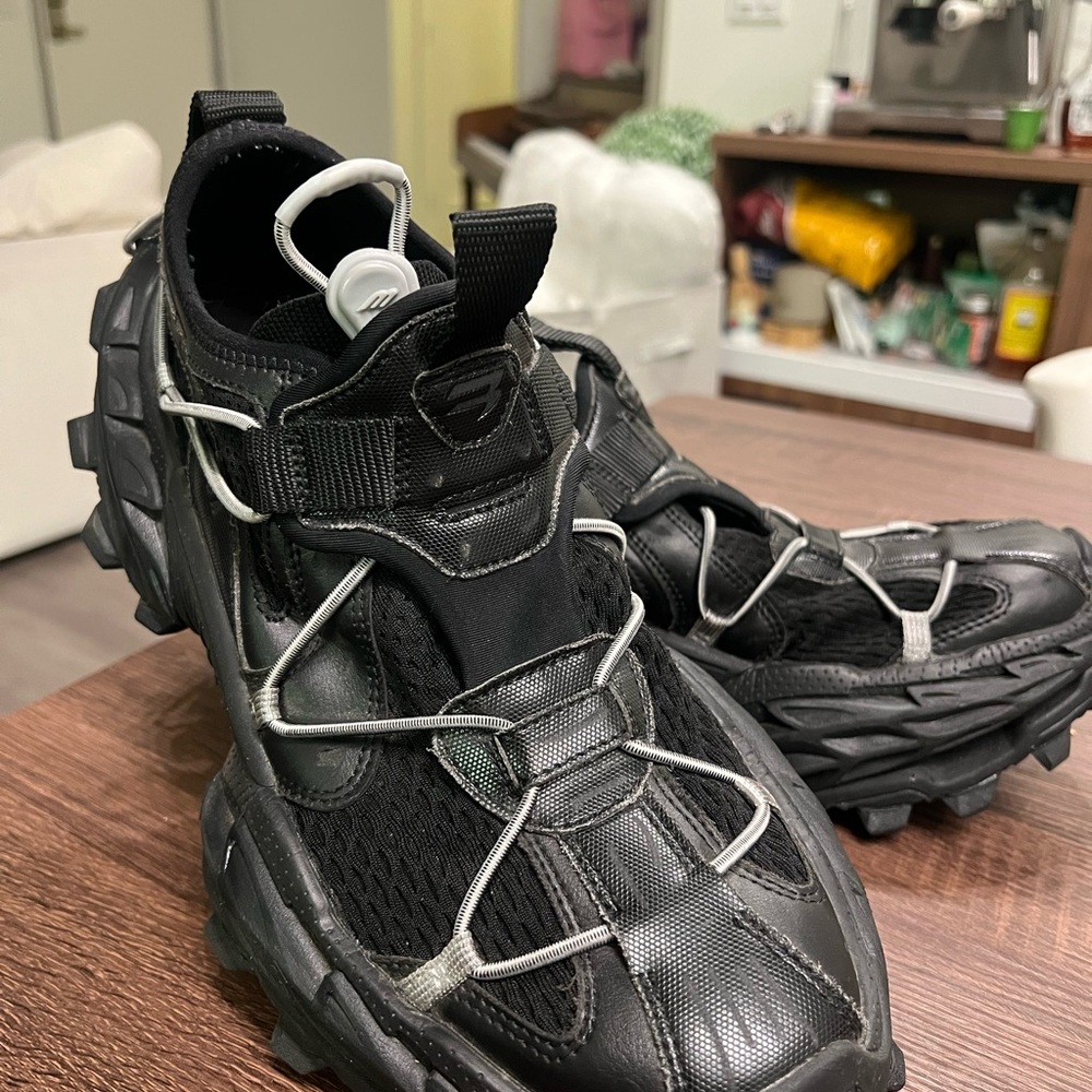 Balenciaga Black Men's Athletic Shoes Size 9 (fits 9-10.5)